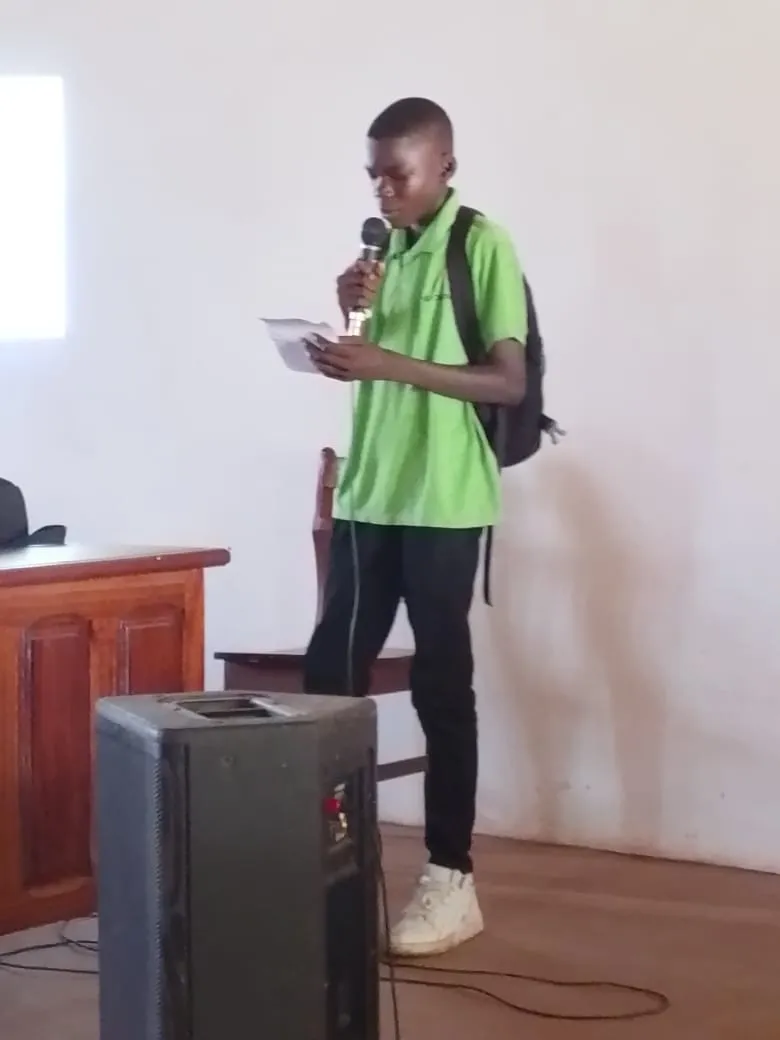 Recollection des catéchumenes adultes animée par le Pere Curé, dans la salle de conférence Saint Louis